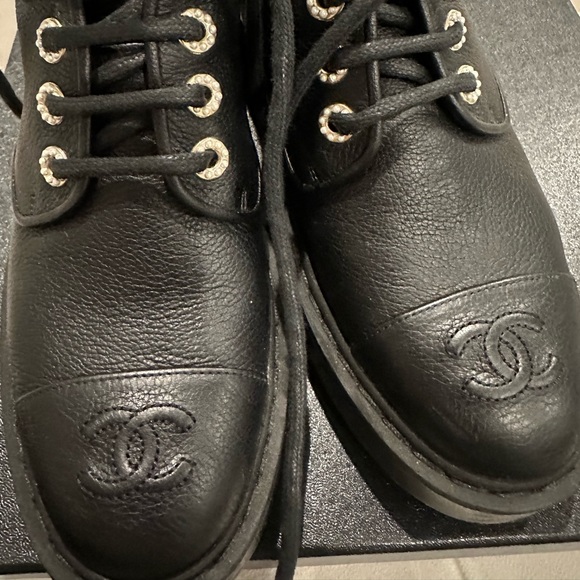Chanel lace up boots - Picture 7 of 10